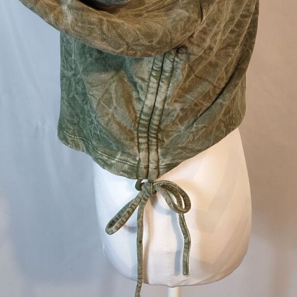 Forever 21 Cropped Women's Sweatshirt - Picture 4 of 7